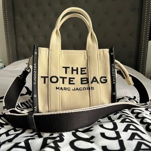Marc Jacobs the JACQUARD mini tote bag.